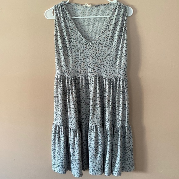 Jessica Simpson Dresses & Skirts - Jessica Simpson Leopard print dress